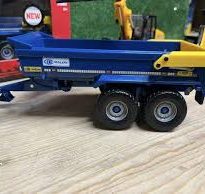 Britains 43368 - Kane Twin-Axle Dump Trailer